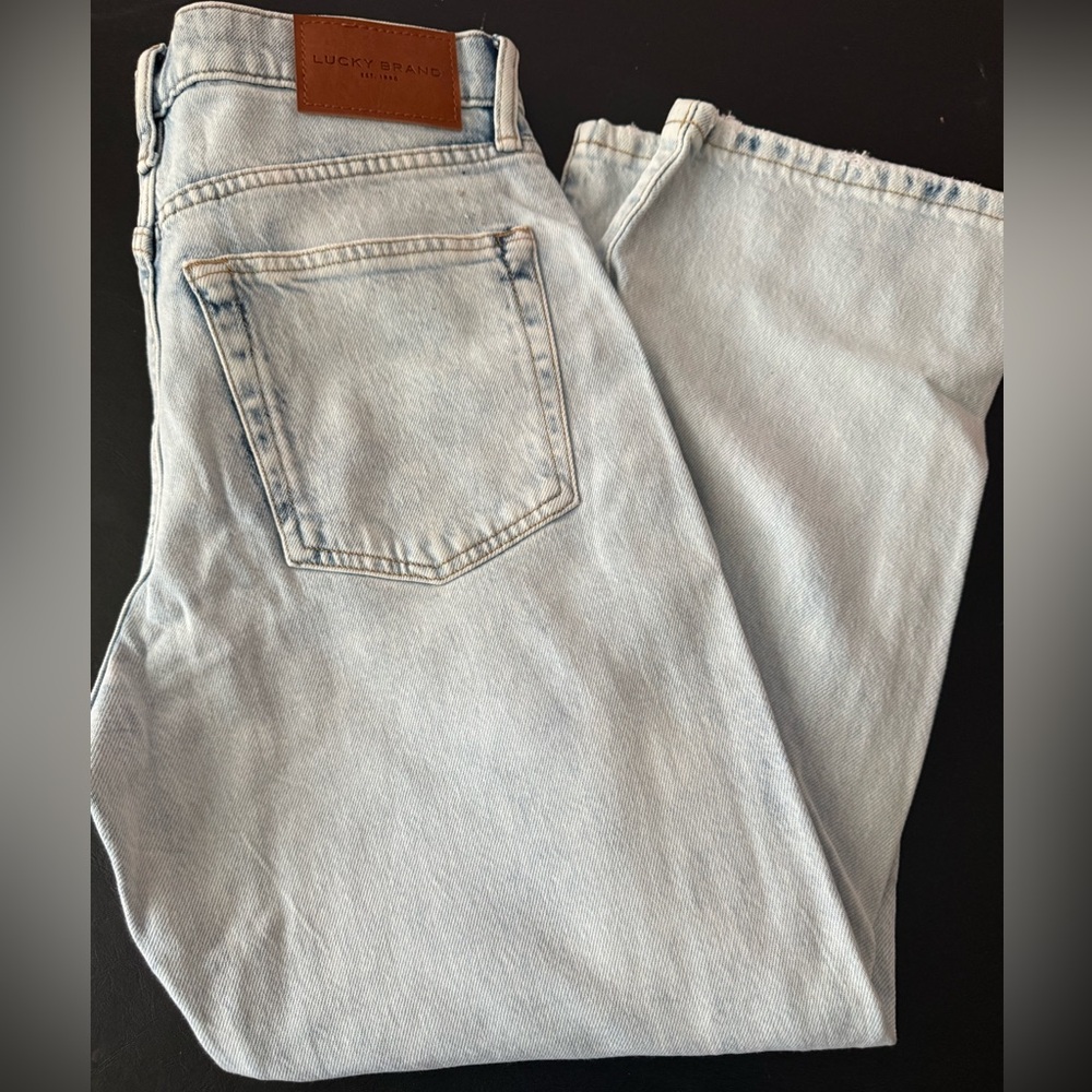 Lucky Brand Light Blue women’s cropped Jeans
